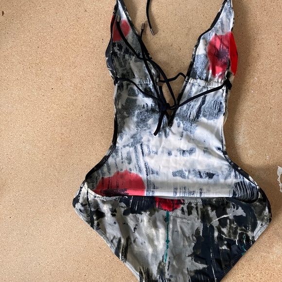 NEW SHAN POPPY CUTOUT SWIMSUIT - Picture 9 of 15